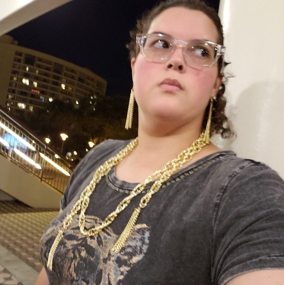 Meet your Posher, Ali - Picture 2 of 2